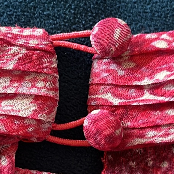 BCBGMAXIRIA Ruffled Pink Snake Skin Halter Top witha Button Up Back Size XS. - Picture 15 of 15